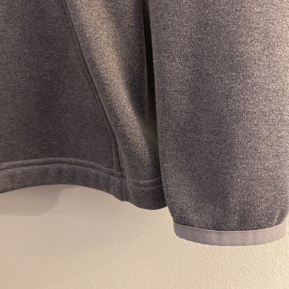 North Face with a Comcast Logo - super soft plush - size medium / small - Picture 6 of 10